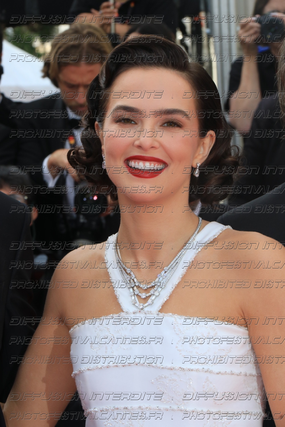 251-1718_336_Zoey-Deutch