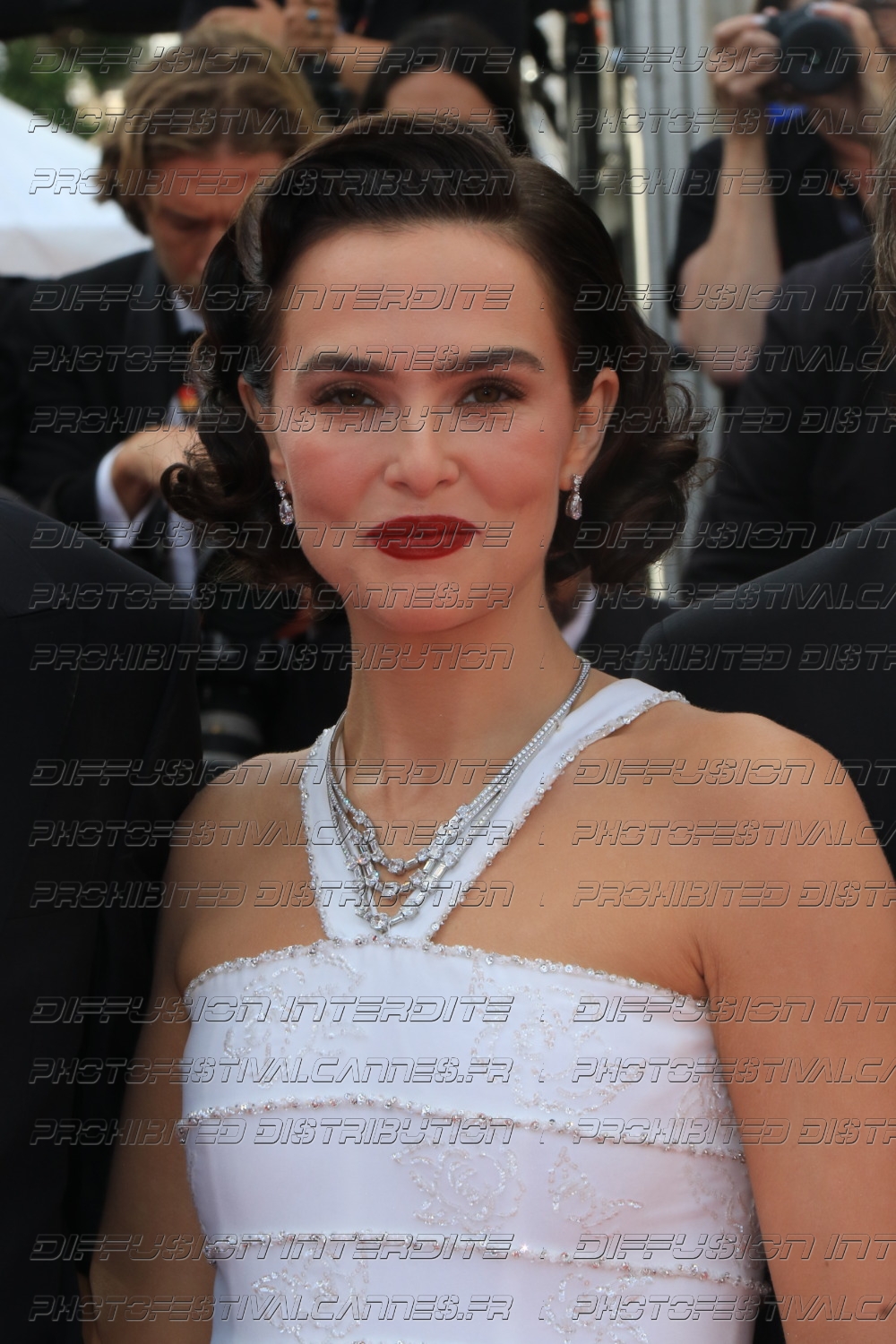 251-1718_338_Zoey-Deutch