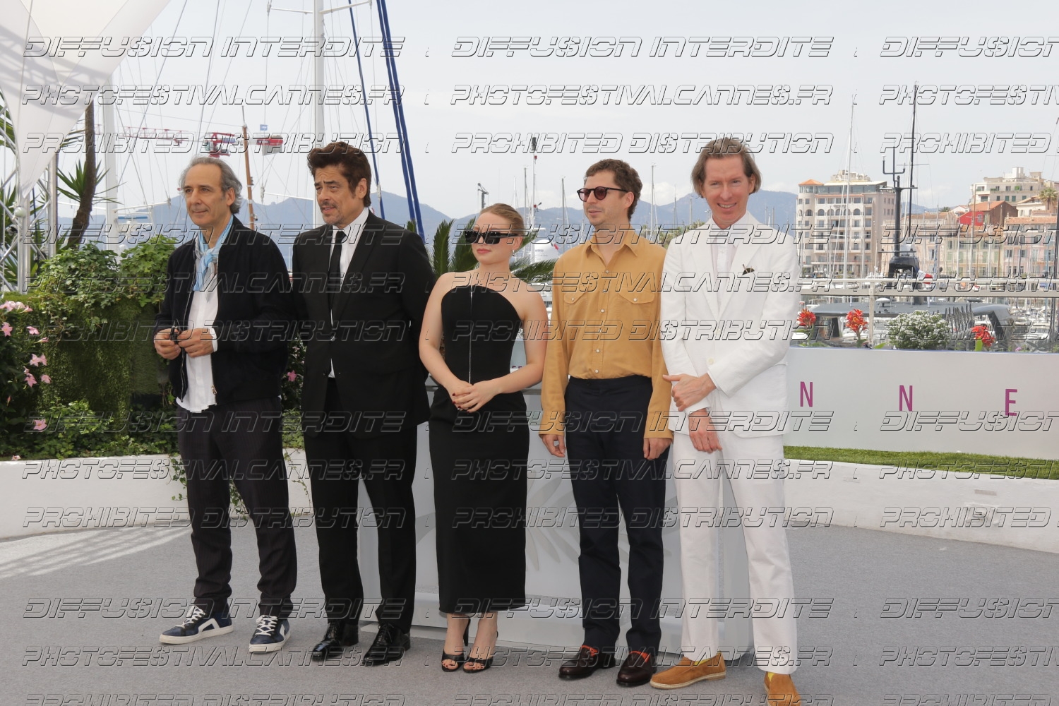 252-195-07_BENICIO-DEL-TORO_MIA-THREAPLETON_MICHAEL-CERA_WES-ANDERSON_ALEXANDRE-DESPLAT