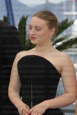 252-195-10_MIA-THREAPLETON