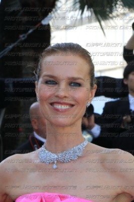 251-2019-132_-Eva-Herzigova
