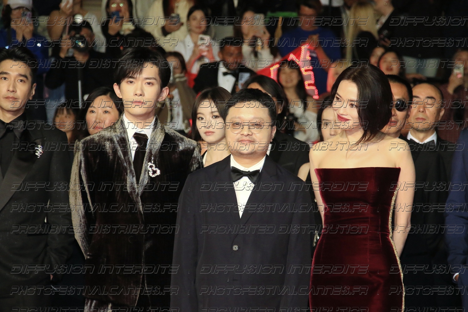 251-2222-413_-Jackson-Yee-Gan-Bi-Shu-Qi