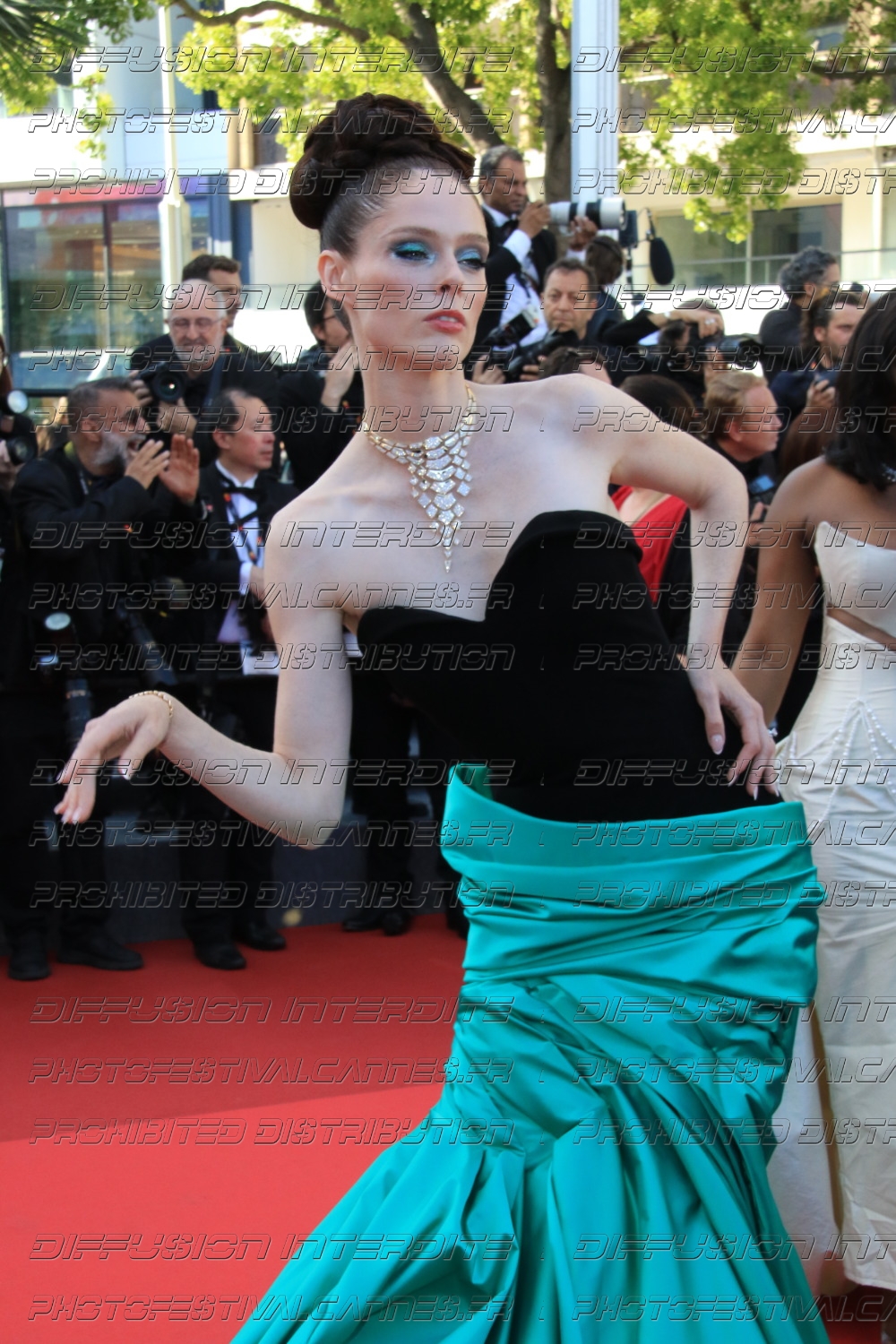 251-2318-233_Coco-Rocha