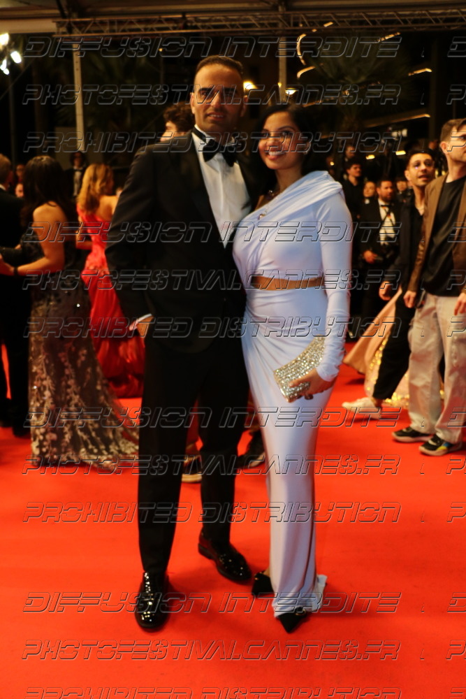 261-1323-163