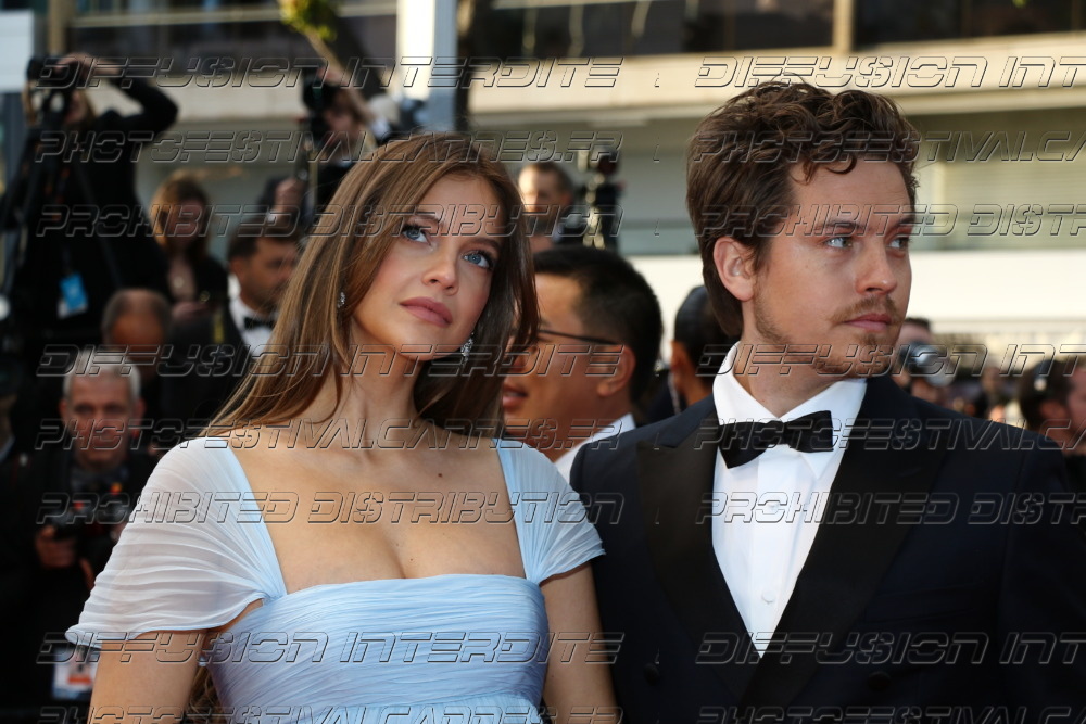 261-1420-278_Barbara-Palvin-Dylan-Sprouse