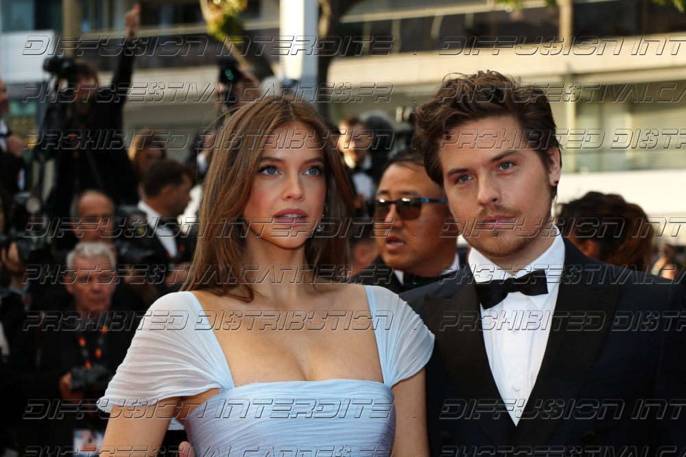 261-1420-286_Barbara-Palvin-Dylan-Sprouse