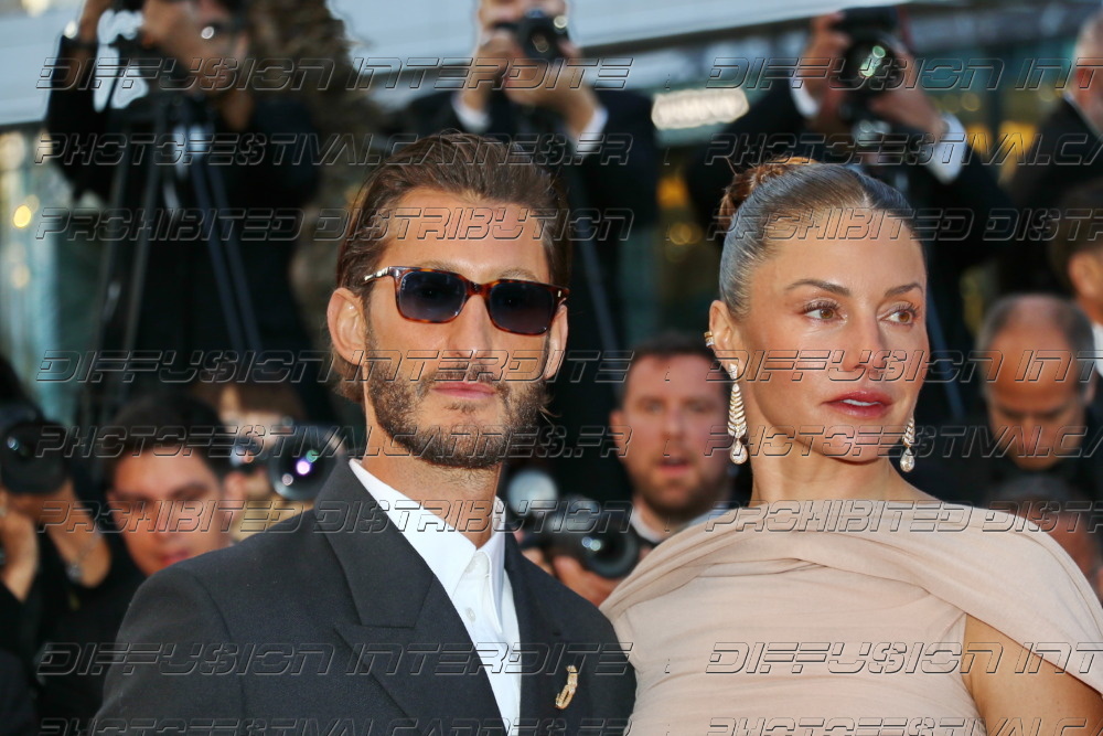 261-1420-423_-Natasha-Andrews-Pierre-Niney