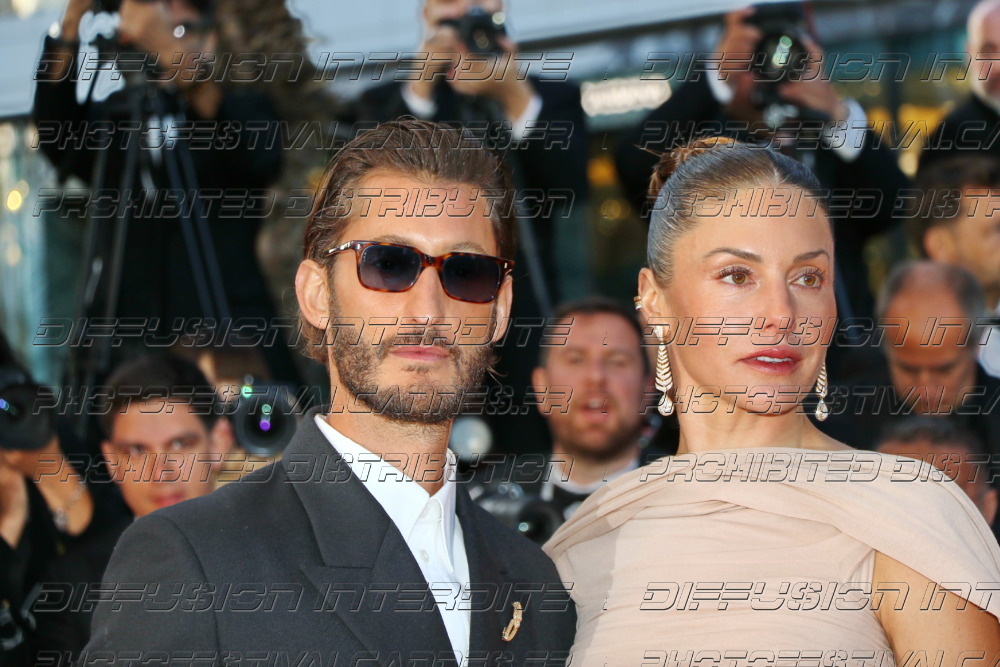261-1420-424_-Natasha-Andrews-Pierre-Niney