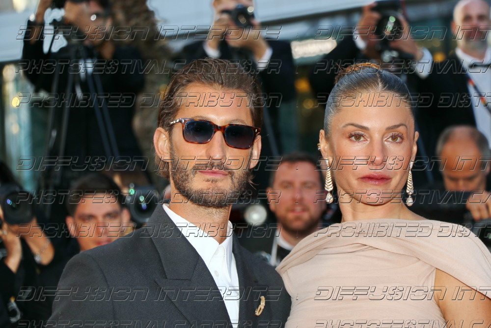 261-1420-428_-Natasha-Andrews-Pierre-Niney