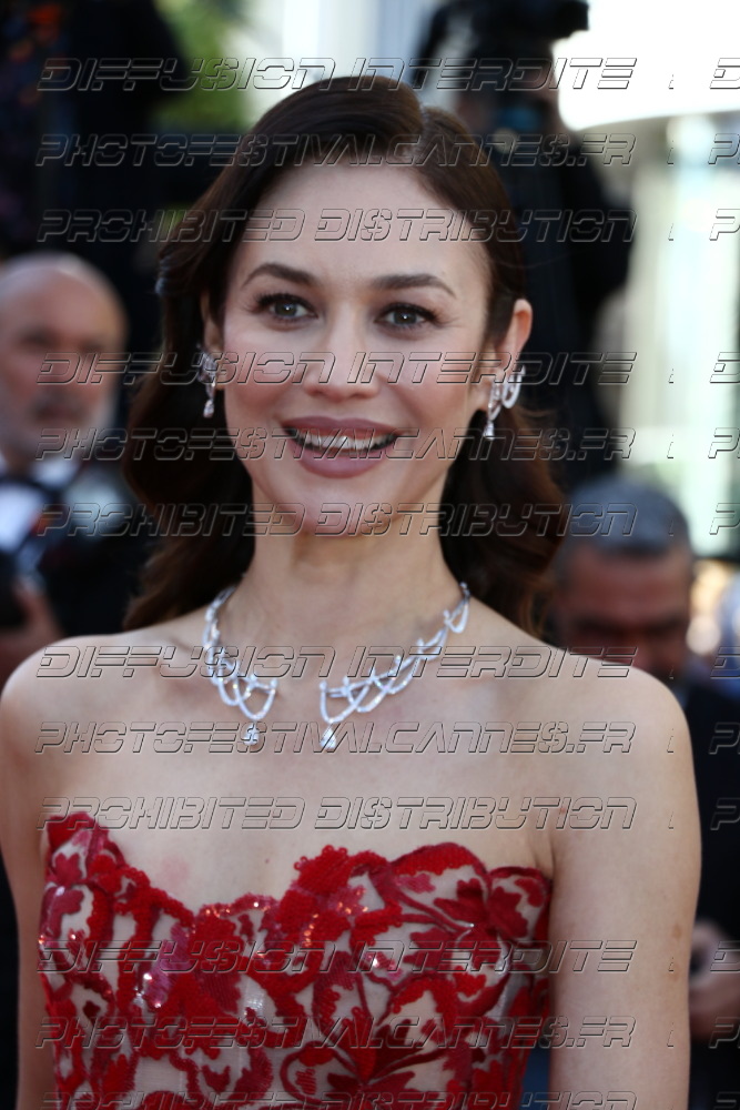 261-1518-385_Olga-Kurylenko