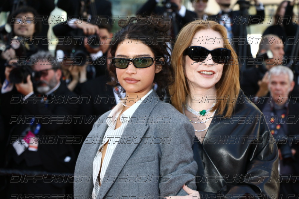 261-1518-408_Odessa-Azion-Isabelle-Huppert