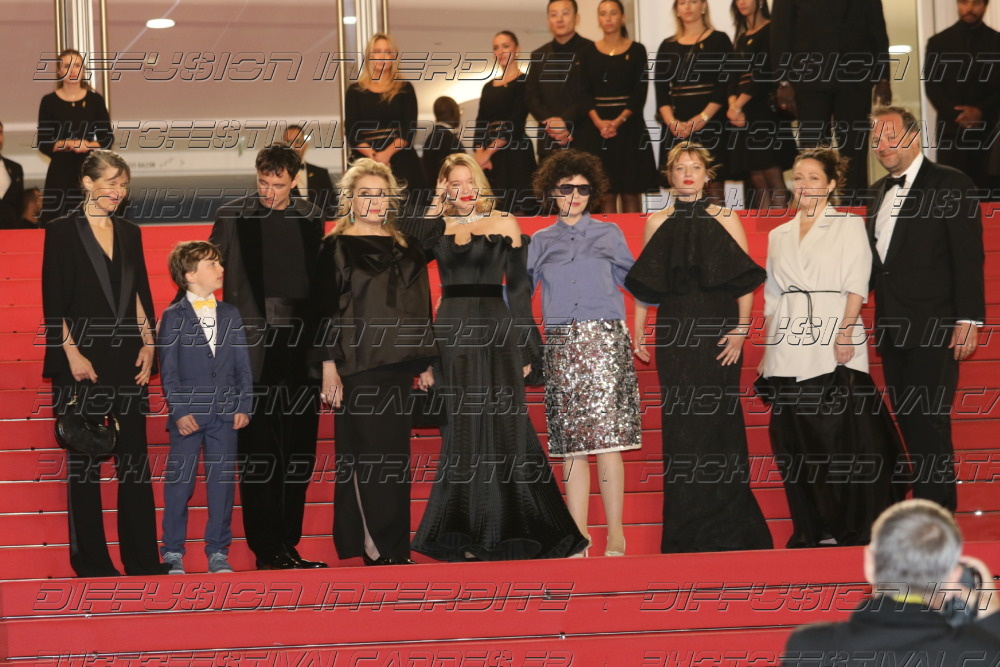 261-1522-569_Lea-Seydoux-Catherine-Deneuve-Malo-Blanchet-Jella-Haase-Alexander-Glehr-Marie-Kreutzer-Camille-Dalmais-Laurence-Rupp