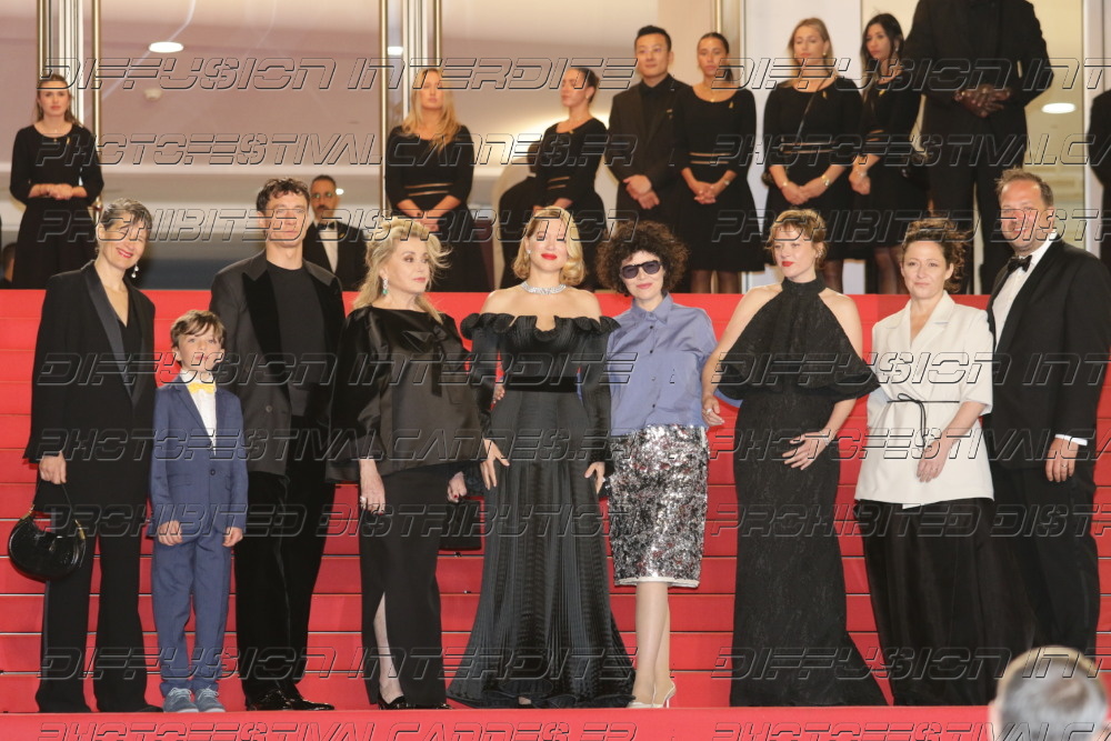 261-1522-570_Lea-Seydoux-Catherine-Deneuve-Malo-Blanchet-Jella-Haase-Alexander-Glehr-Marie-Kreutzer-Camille-Dalmais-Laurence-Rupp