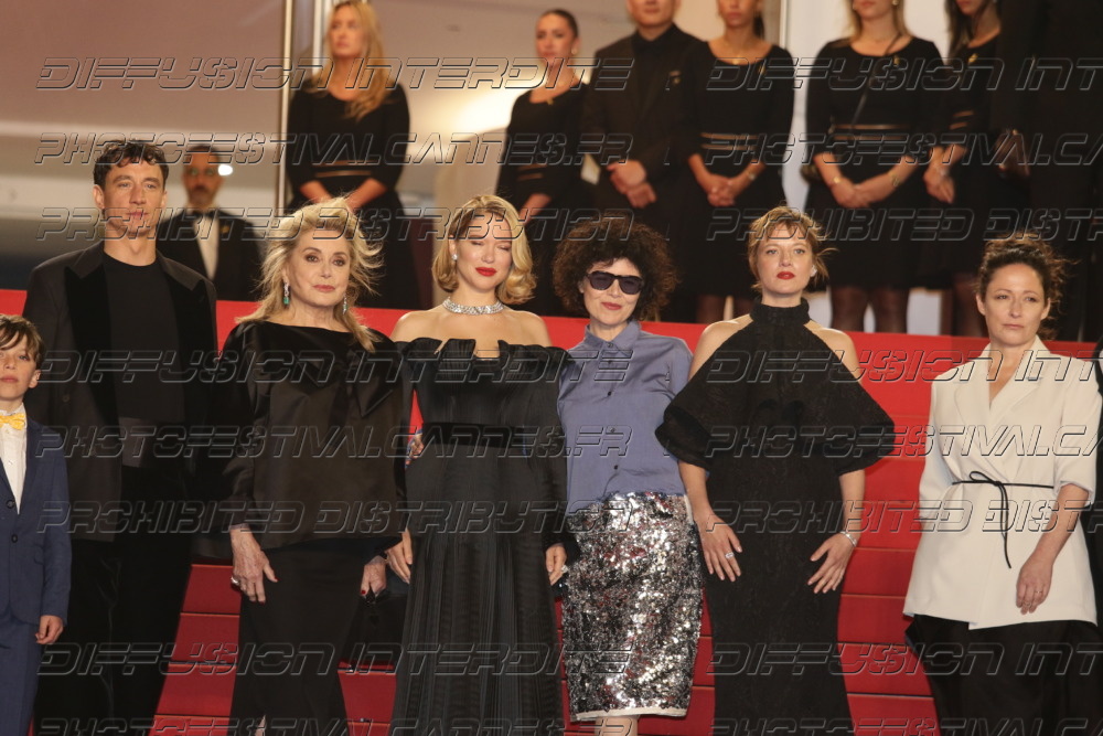 261-1522-573_Lea-Seydoux-Catherine-Deneuve-Malo-Blanchet-Jella-Haase-Alexander-Glehr-Marie-Kreutzer-Camille-Dalmais-Laurence-Rupp