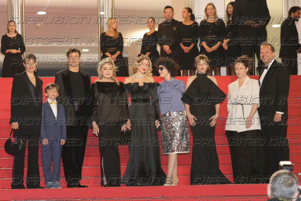 261-1522-578_Lea-Seydoux-Catherine-Deneuve-Malo-Blanchet-Jella-Haase-Alexander-Glehr-Marie-Kreutzer-Camille-Dalmais-Laurence-Rupp