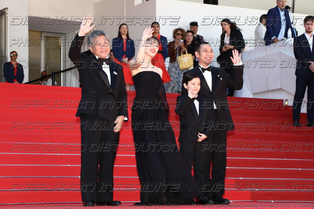 261-1615-127_-Hirokazu-Kore-eda-Haruka-Ayase
