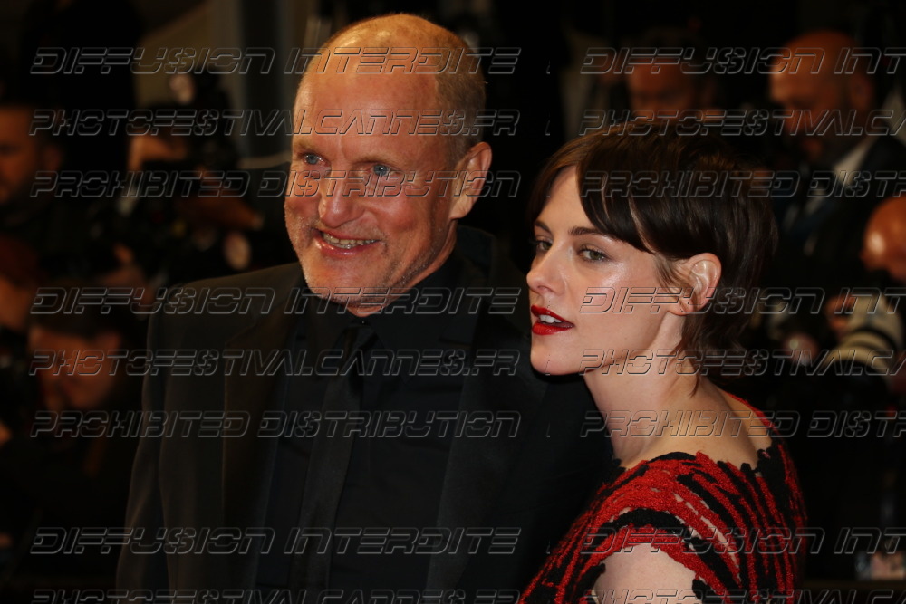 261-1624-291_-Woody-Harrelson-Kristen-Stewart