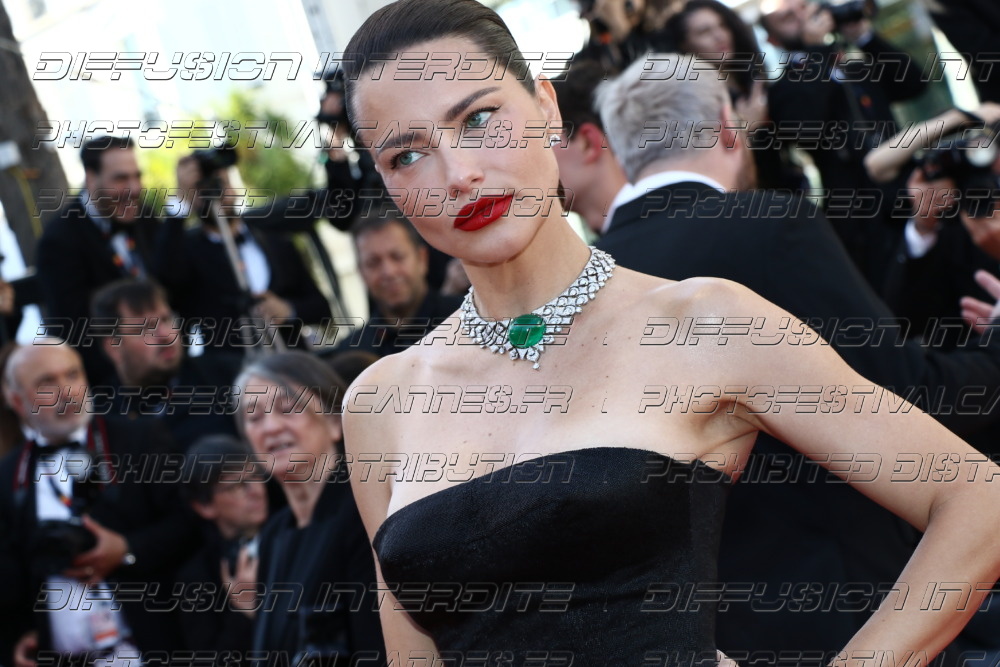 261-1718-336_Adriana-Lima