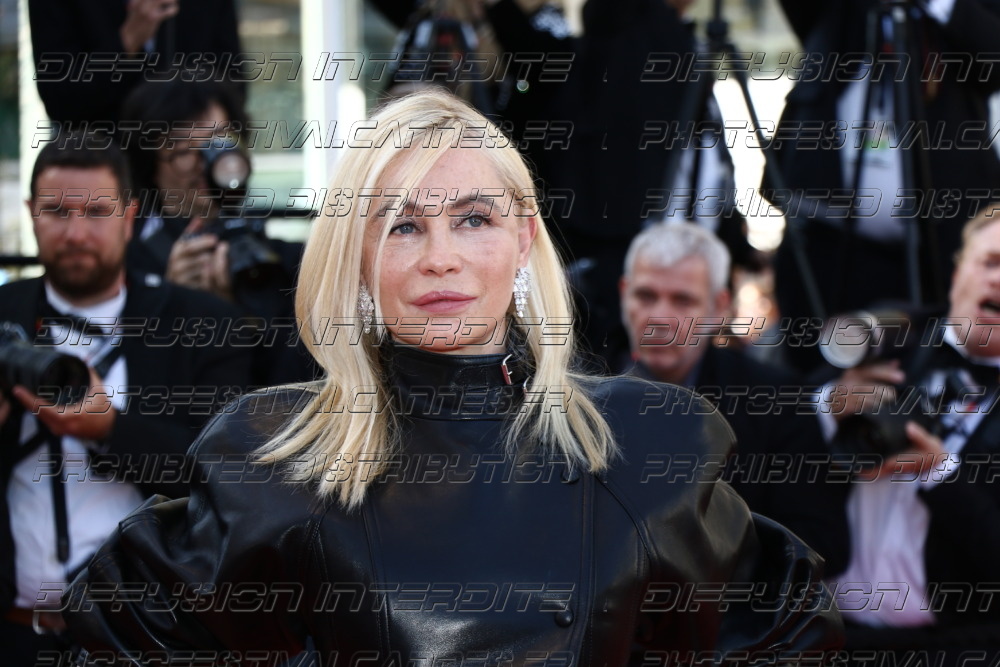 261-1718-512_Emmanuelle-Beart