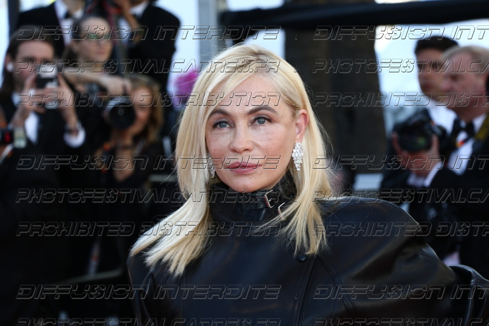 261-1718-520_Emmanuelle-Beart