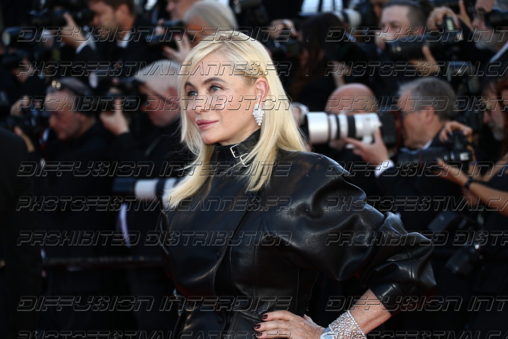 261-1718-523_Emmanuelle-Beart