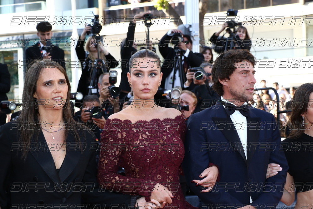 261-1718-566_Adele-Exarchopoulos