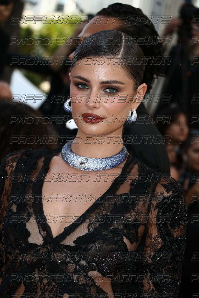 261-1819-273_Taylor-Hill