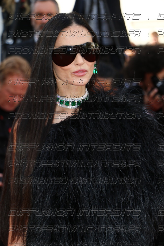 261-1819-310_Demi-Moore