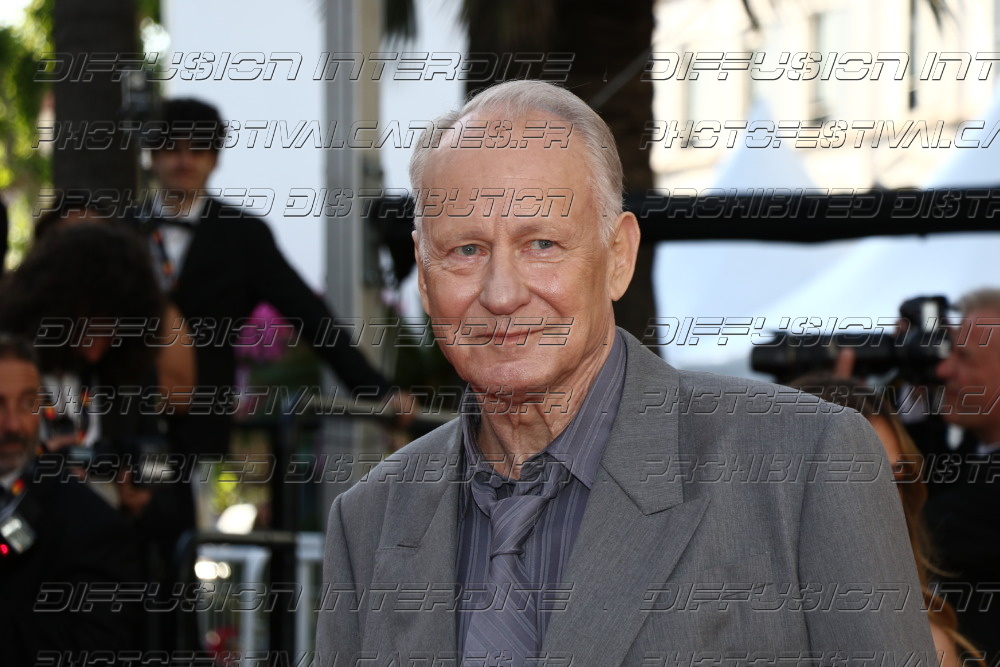 261-1819-360_Stellan-Skarsgard