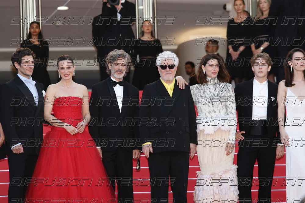 261-1919-552_-eonardo-Sbaraglia-Pedro-Almodovar-Barbara-Lennie-Patrick-Criado-Victoria-Luengo