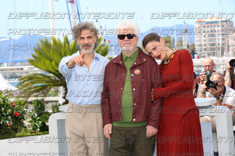 26-20-371_Leonardo-Sbaragli-Pedro-Almodovar-Barbara-Lennie