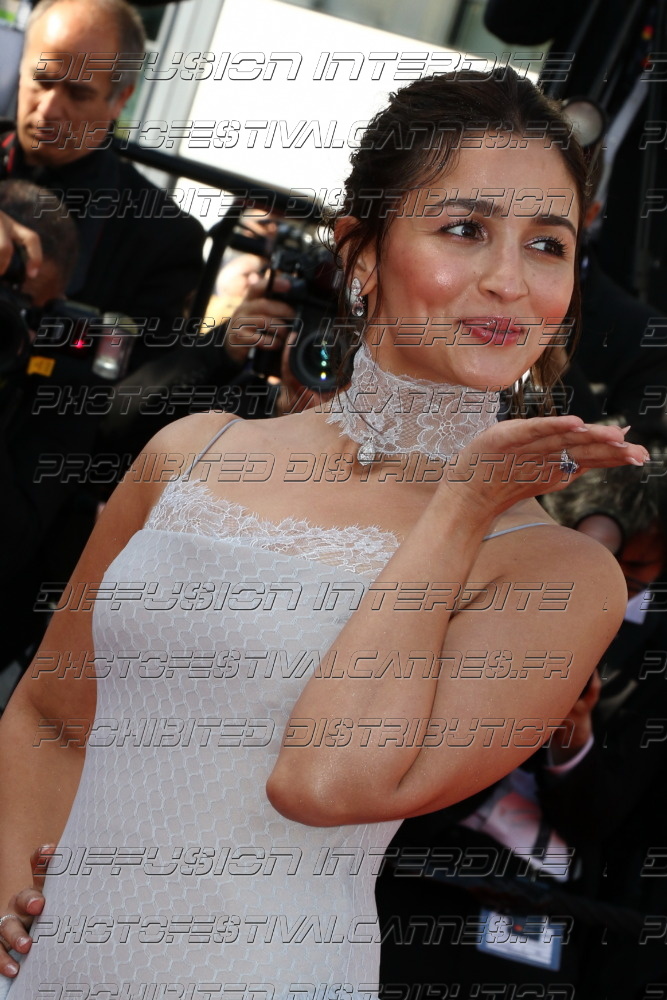 261-1318-_096_Alia-Bhatt