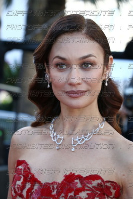 261-1518-389_Olga-Kurylenko