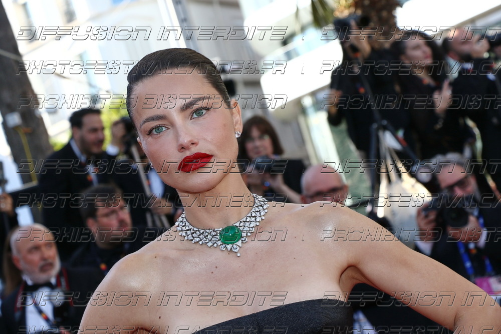 261-1718-337_Adriana-Lima