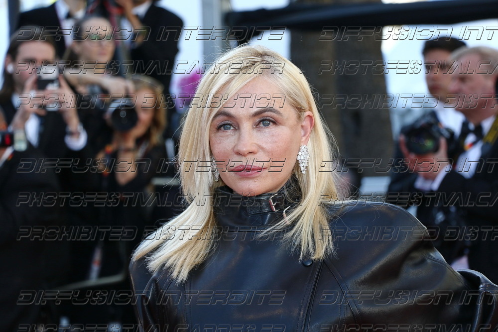 261-1718-520_Emmanuelle-Beart