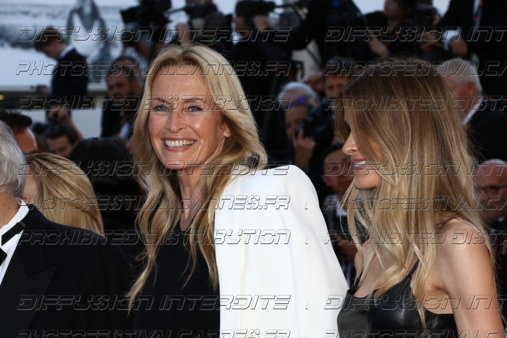 261-2219-365_-Estelle-Lefebure