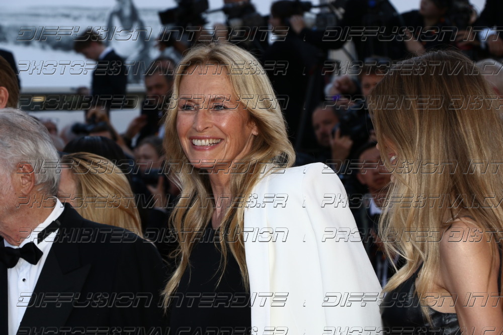 261-2219-366_-Estelle-Lefebure