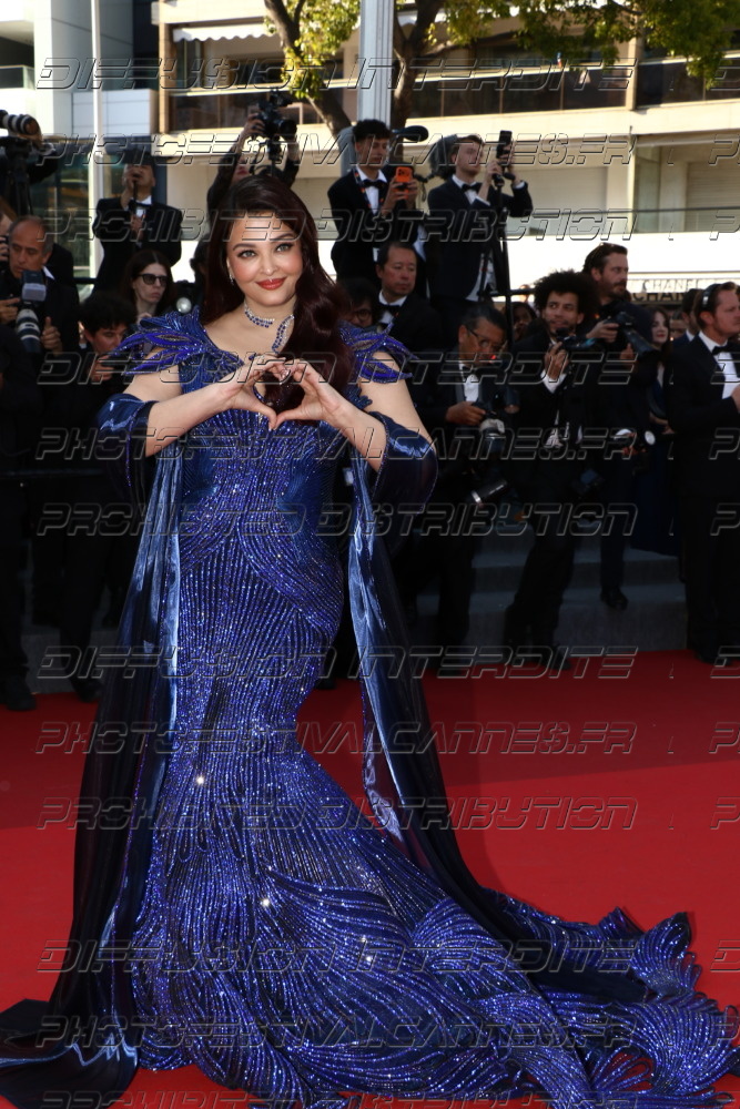 261-2219-464_-Aishwarya-Rai-Bachchan