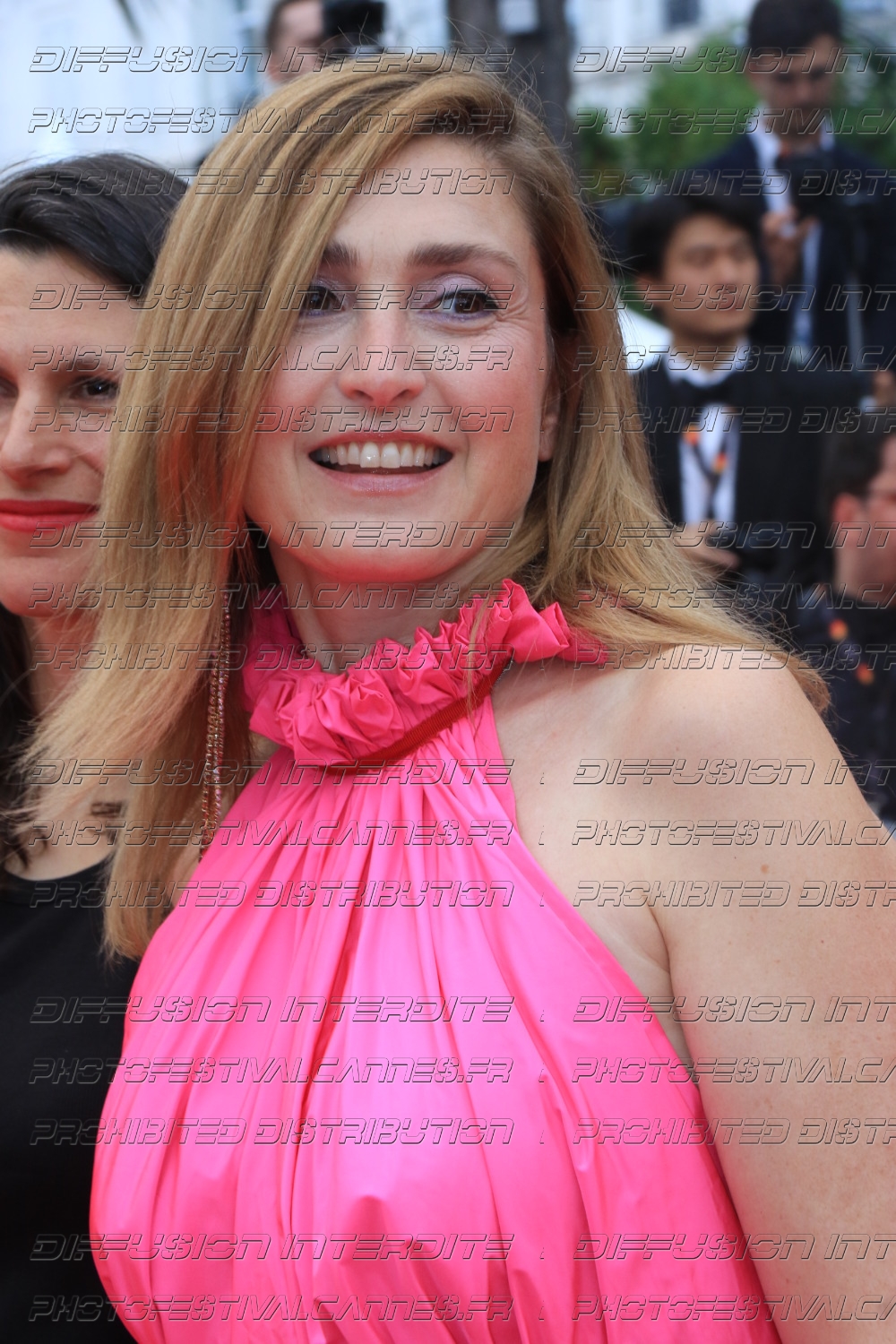 251_19_15_194_Julie-Gayet