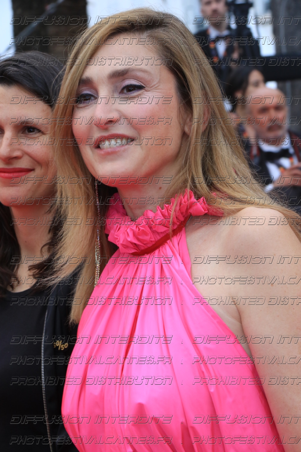 251_19_15_195_Julie-Gayet